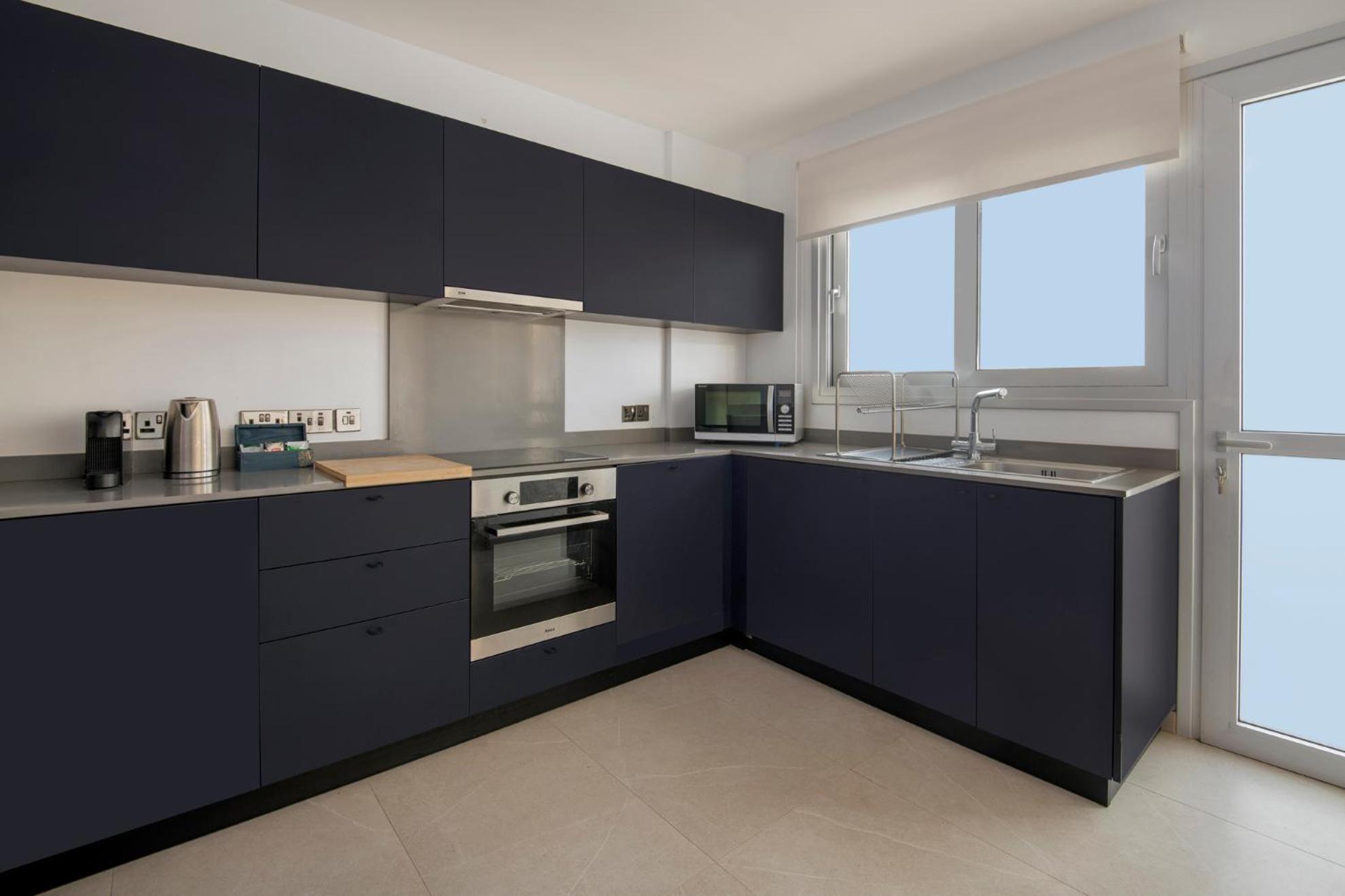 Amazing Two Bedroom Apartment Larnaca Exterior photo
